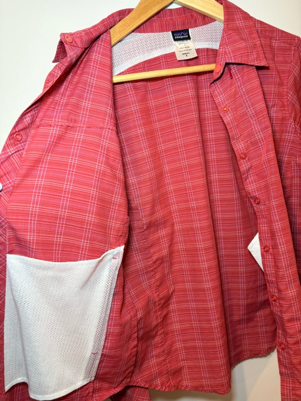 Patagonia Women’s Pink/Red Plaid Hiking Snap Front Shirt Size 4 - Picture 7 of 7